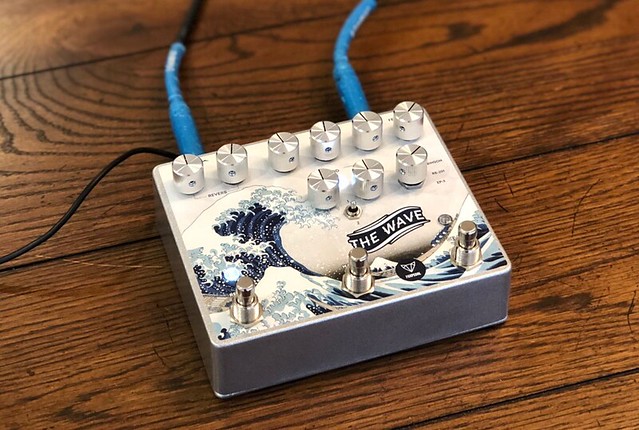 Photo：FoxPedal The Wave Reverb and Delay Pedal By GuitarChalk