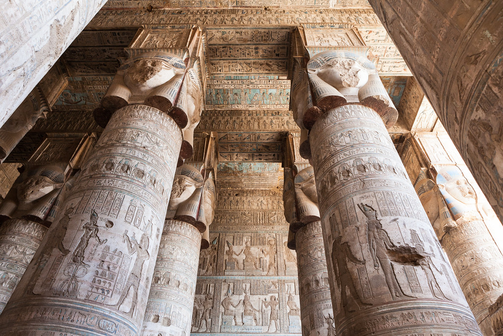 Détails du temple d'Hathor, à Dendérah
