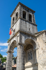 2259 Labeaume. L'atypique église Saint-Pierre-aux-Liens