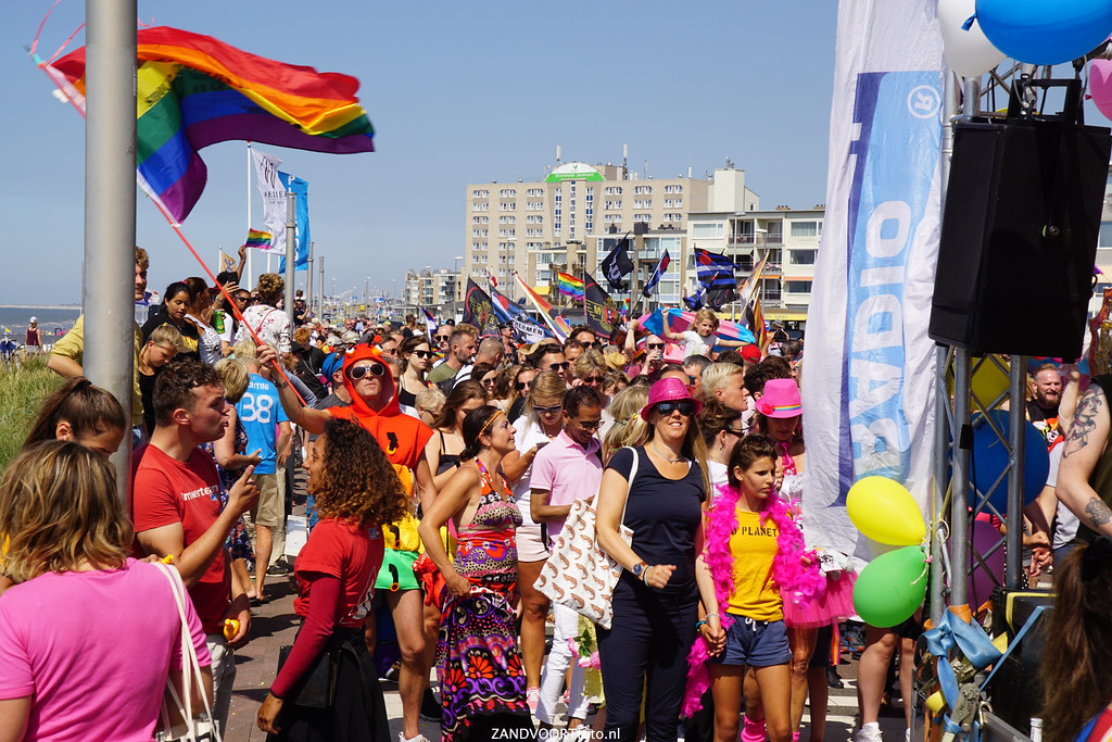 DSC07625 - Beeldbank Pride at the beach