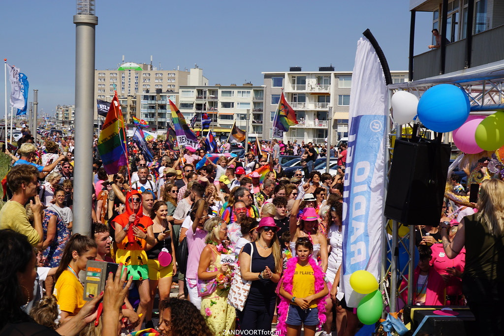 DSC07632 - Beeldbank Pride at the beach