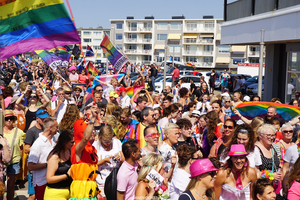 DSC07635 - Beeldbank Pride at the beach