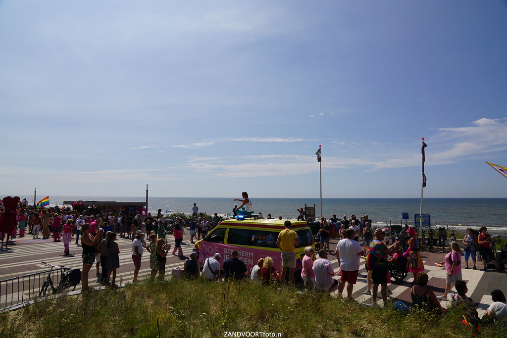 DSC07656 - Beeldbank Pride at the beach