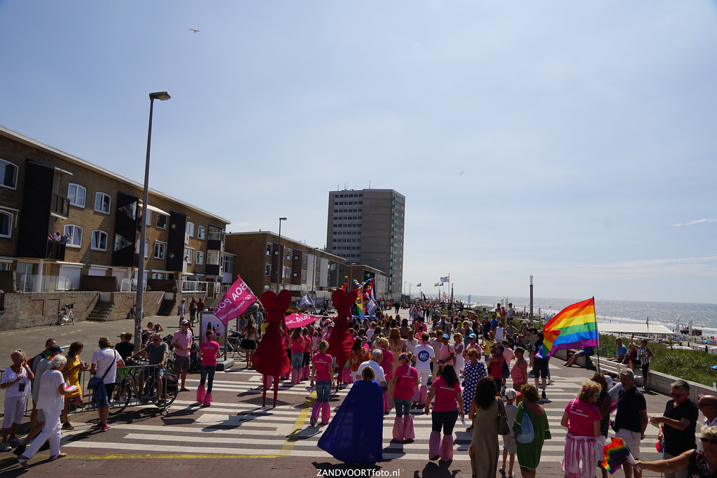 DSC07658 - Beeldbank Pride at the beach
