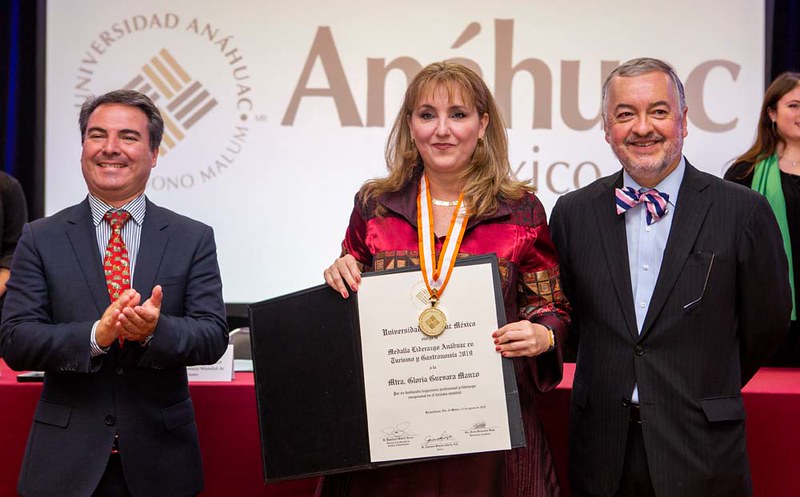 Medalla Liderazgo Anáhuac en Turismo y Gastronomía