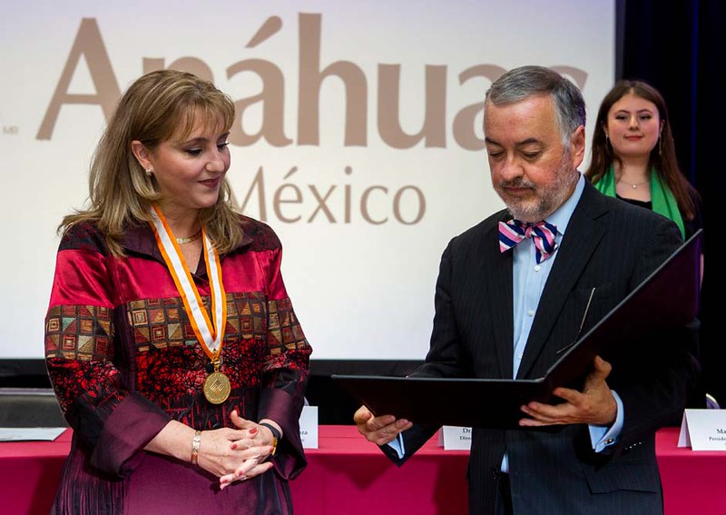 Medalla Liderazgo Anáhuac en Turismo y Gastronomía