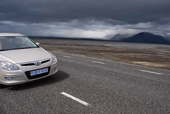 Wypożyczonym autem po islandzkich drogach
