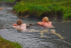 Kąpiel w gorącej rzece