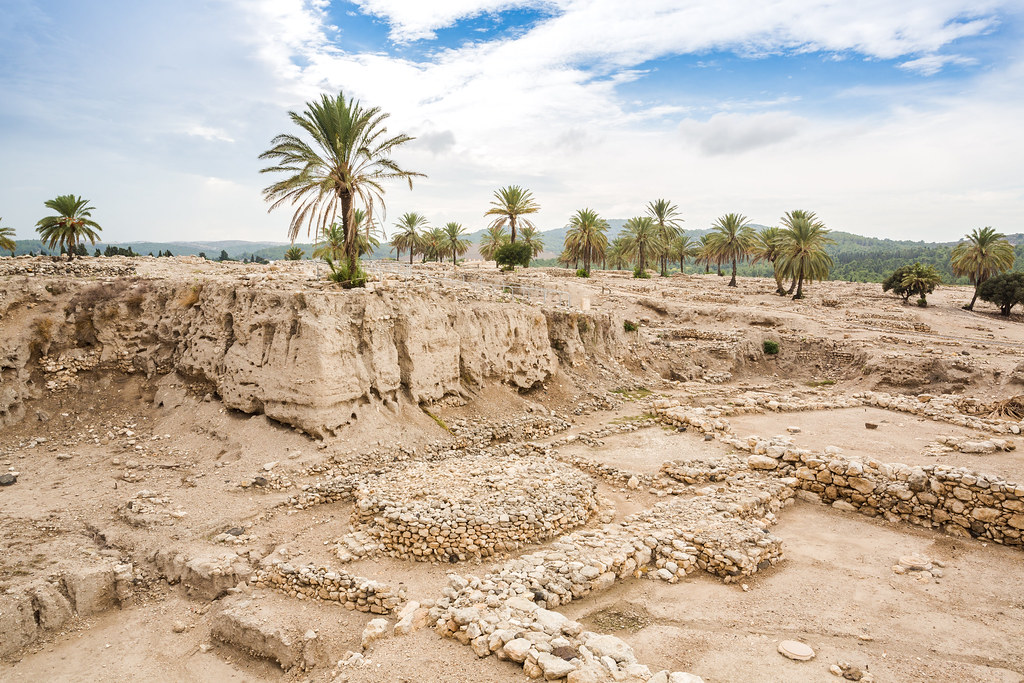 Vestiges de la cité-forteresse de Megiddo
