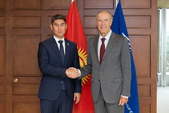WIPO Director General Meets Kyrgyzstan-s Minister of Foreign Affairs - Photo of Étrembières