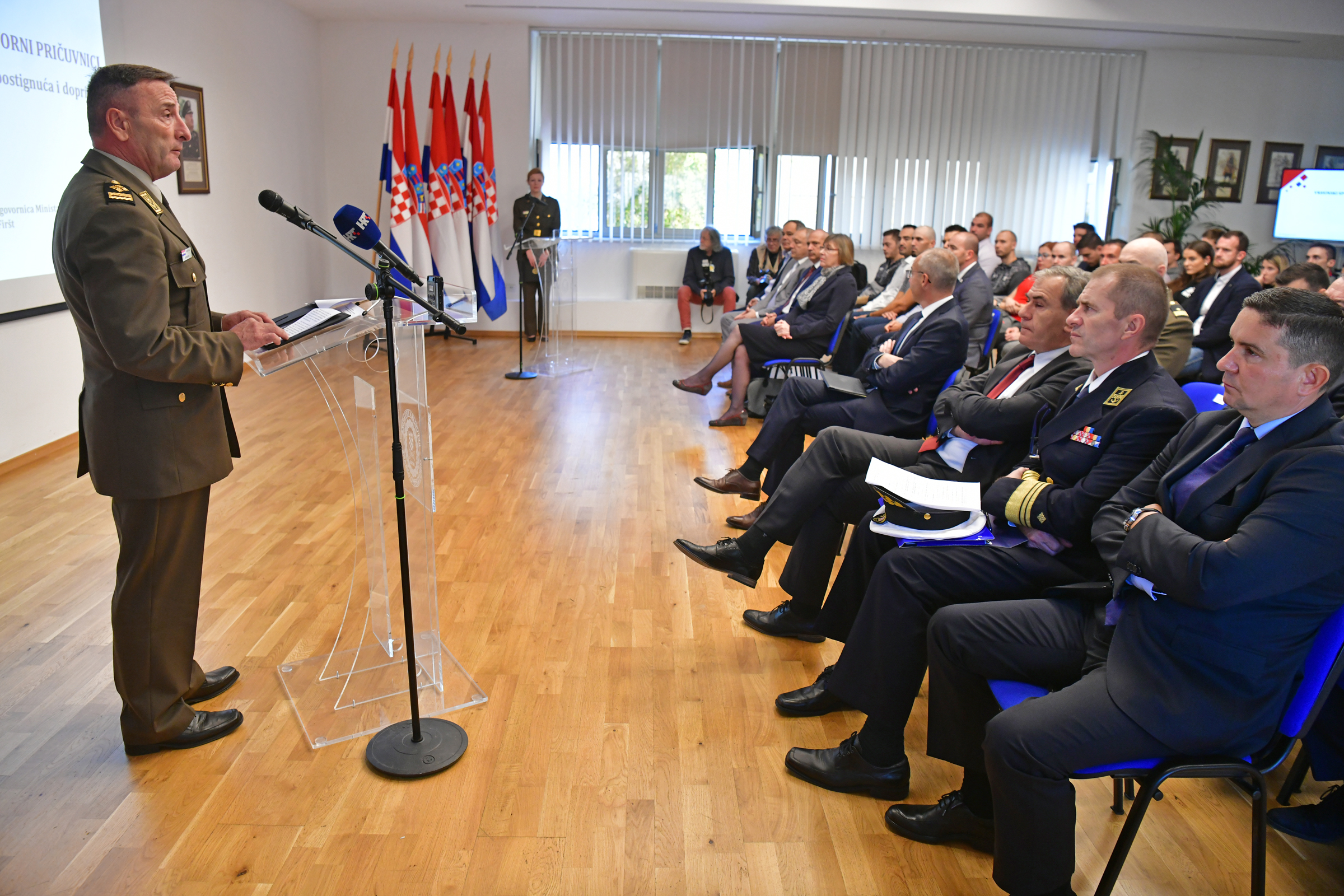 Vrhunski sportaši na čelu s Tinom Srbićem u Ministarstvu obrane