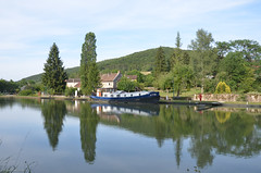 Canal de Bourgogne - Photo of Urcy