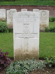 Bécordel-Bécourt: Norfolk Cemetery (Somme) - Photo of Maurepas