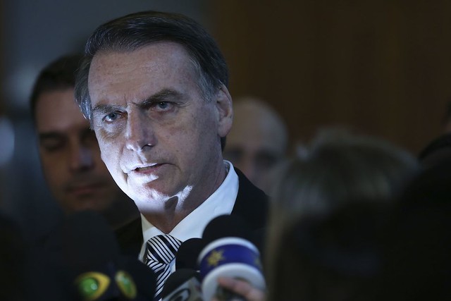 Um ano de Bolsonaro: PSL desidratado e família presidencial na mira da Justiça