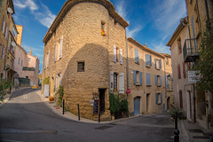 Châteauneuf-du-Pape Village - Photo of Saint-Laurent-des-Arbres