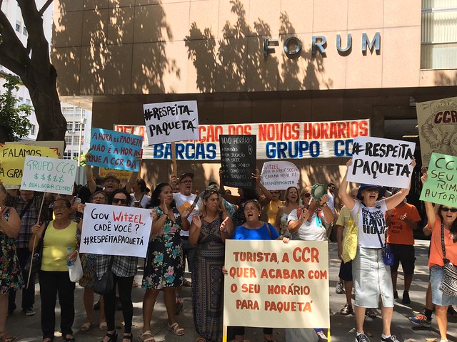 Moradores da ilha protestaram em frente à CCR Barcas e seguiram para o Tribunal de Justiça nesta quarta (15) - Créditos: Associação de Moradores de Paquetá (Morena)