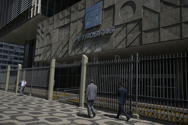 Oito refinarias podem ser vendidas pela política de privatizações do governo federal  - Créditos: Fernando Frazão/Agência Brasil