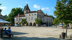 Place Royale - Photo of Vielle-Soubiran