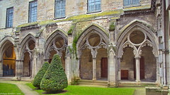 Abbaye Saint Léger - Photo of Vauxrezis