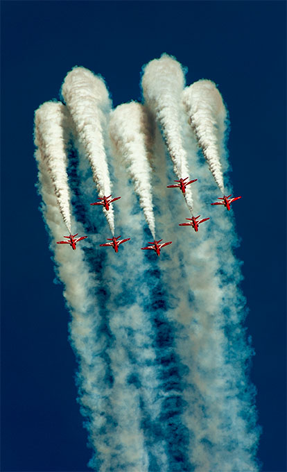 red arrows web - An exhibition of work from Willie Wilson
