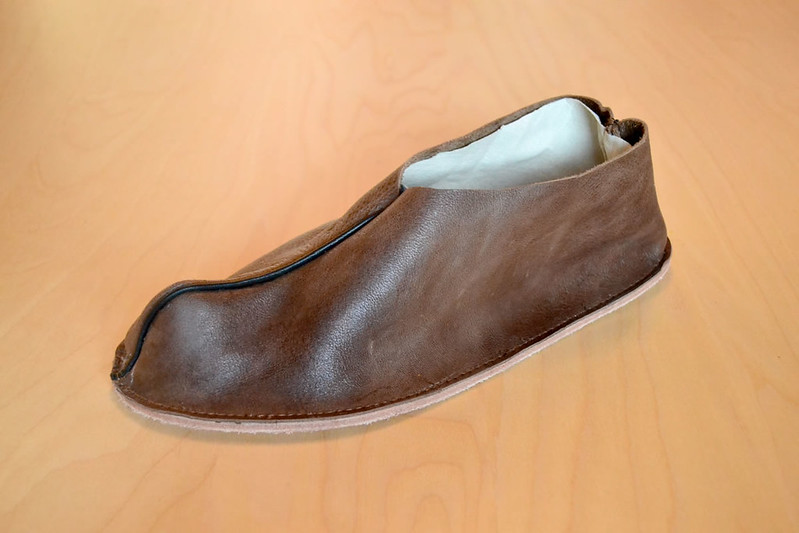 WInter 2020 - Tsevlee&#039;s Split-Toe Shoe with Removable Inner Lining