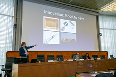 Ethicist and Philosophy Professor Speaks at Public Lecture on Ethics and New Technology - Photo of Prévessin-Moëns