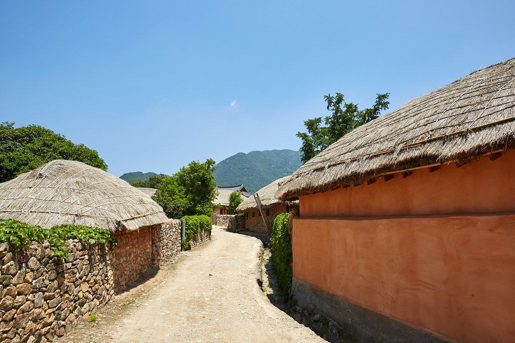 Visite du village fortifié de Naganeupseong, entouré par les 1 400 m de remparts