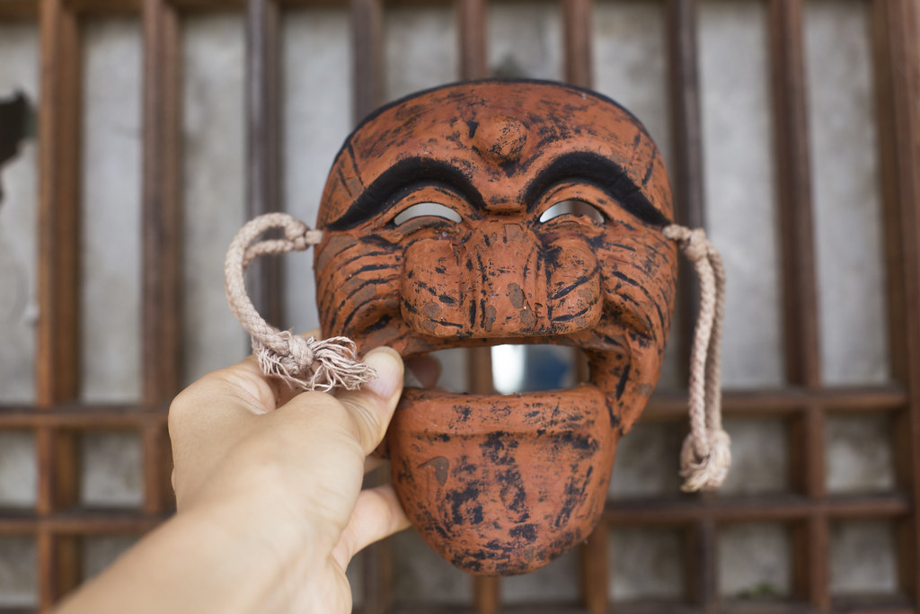 Masque traditionnel coréen. Ils étaient portés lors des danses rituelles chamanistes