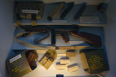 Pistolet-Mitrailleur Thompson - Photo of Écoquenéauville