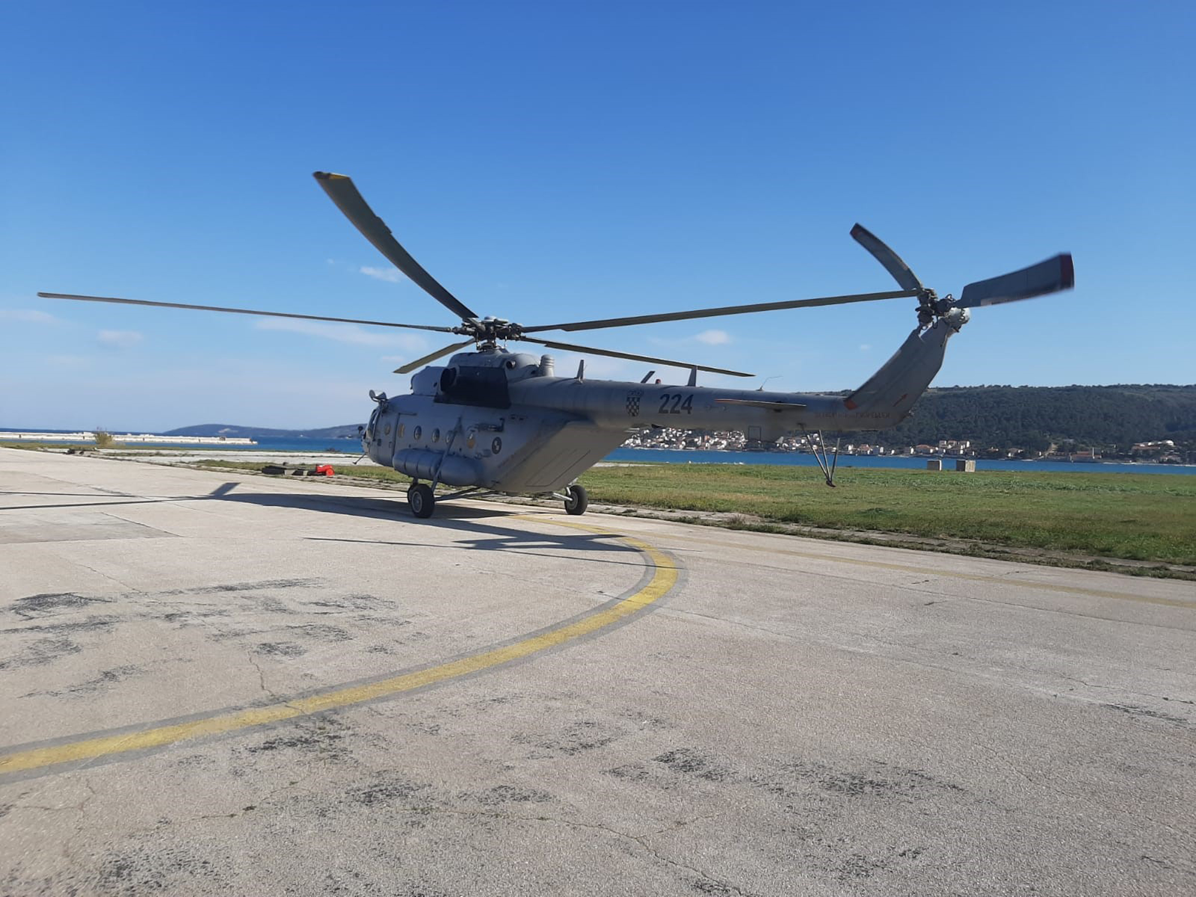 Helikopteri Hrvatske vojske prilagođeni za prijevoz oboljelih od koronavirusa