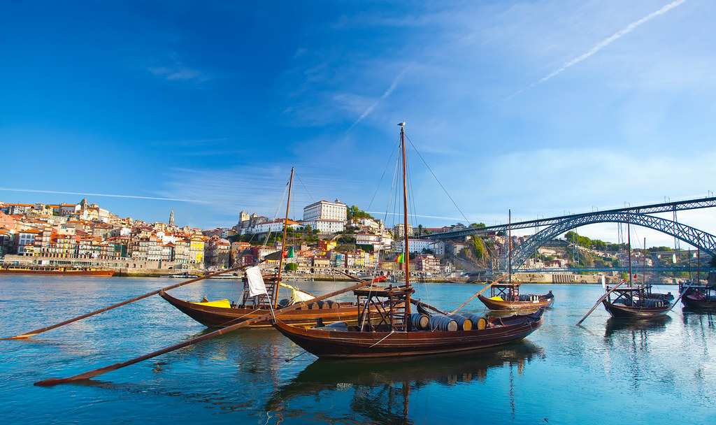 Bateaux traditionnels à Porto, sur le Douro