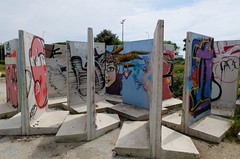 Graffitis La Rochelle, plaine de jeux Port Neuf - Photo of Angoulins