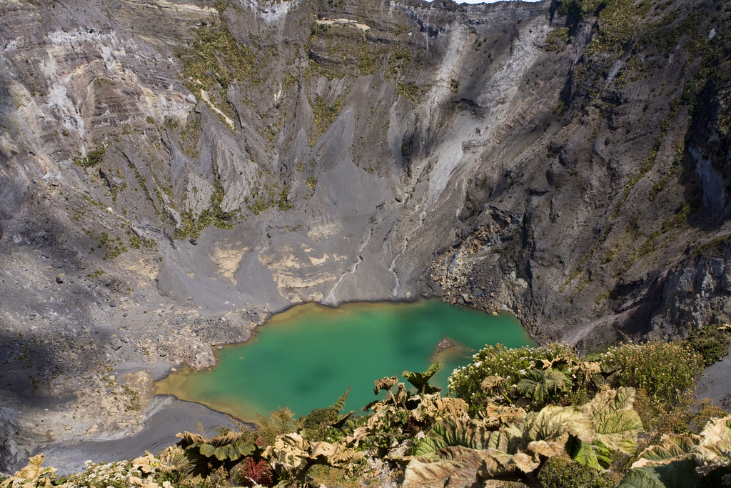 Vue plongeant sur l'Irazu, le plus haut volcan du Costa Rica et historiquement le plus actif