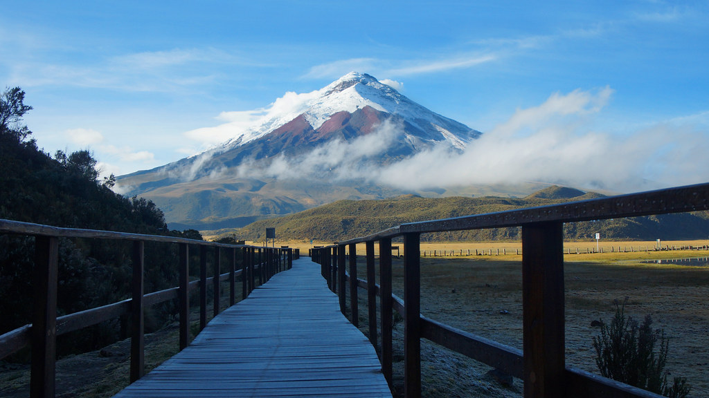 Exploration du parc Cotopaxi à la découverte de son fameux volcan qui, à 5 897 mètres, est le plus haut volcan en activité de la planète