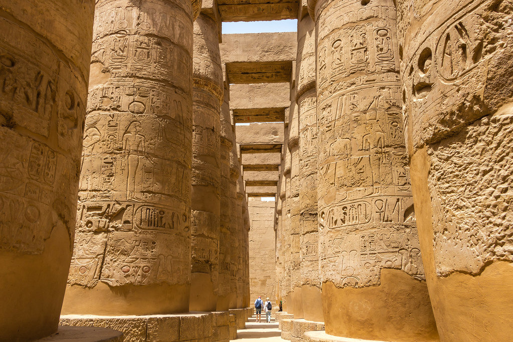 La Grande salle hypostyle du temple de Karnak était composée de 134 colonnes