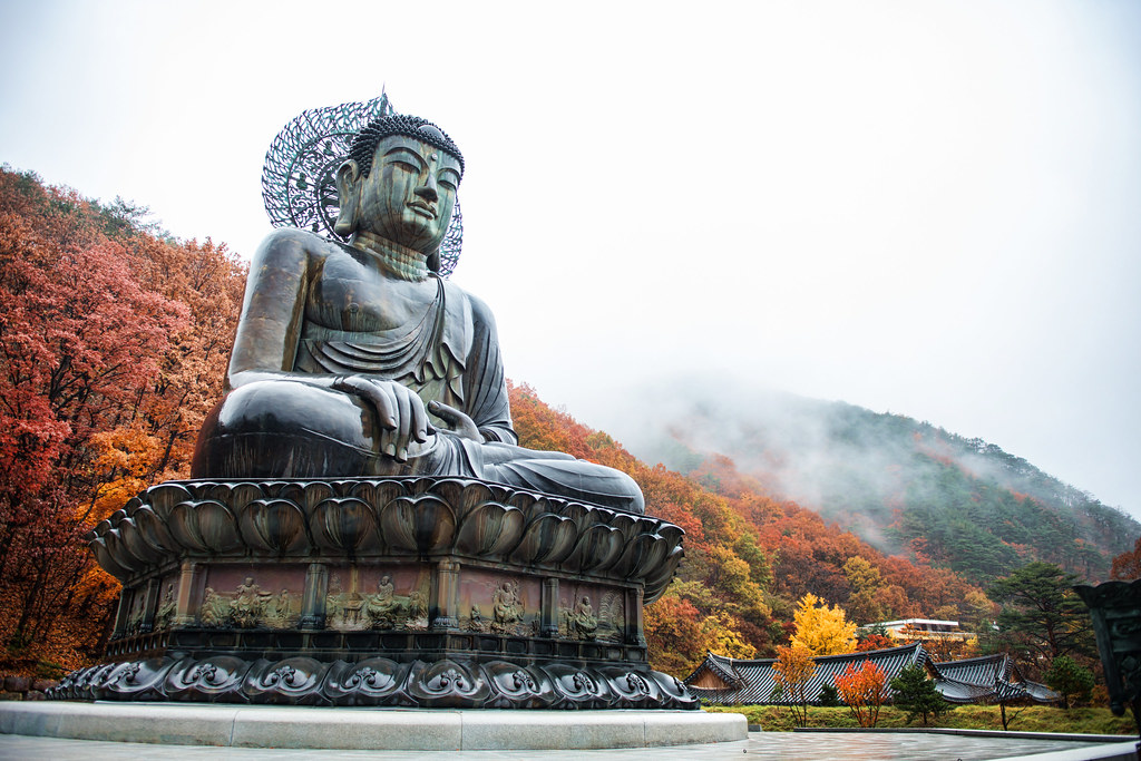 Bouddha dans le parc national de Seoraksan