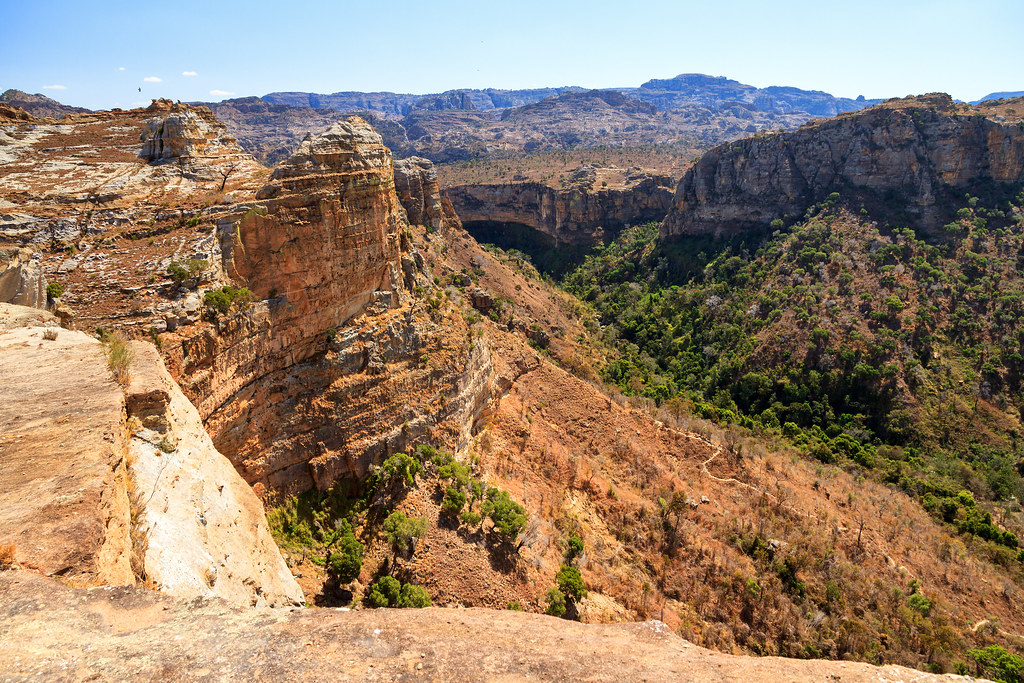 Journée de découverte du parc national de l’Isalo avec ses profonds canyons