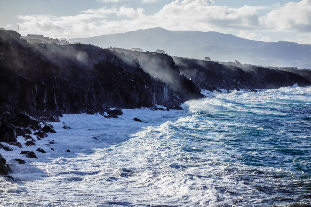 Les falaises sur une île des Açores