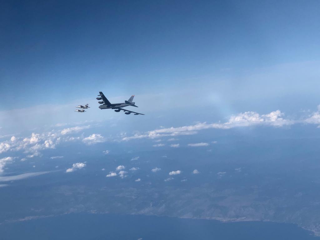 Američki B-52 u pratnji aviona HRZ-a preletio iznad Hrvatske