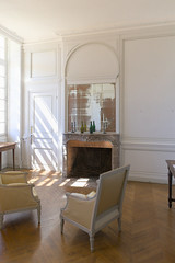 Mirror with Bottles (Château de Beaumesnil) - Photo of La Roussière