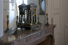 Mantelpiece with Clock (Château de Beaumesnil) - Photo of Bois-Anzeray