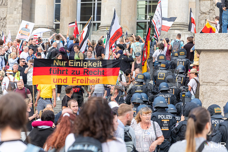 Protestors in front of the Bundestag