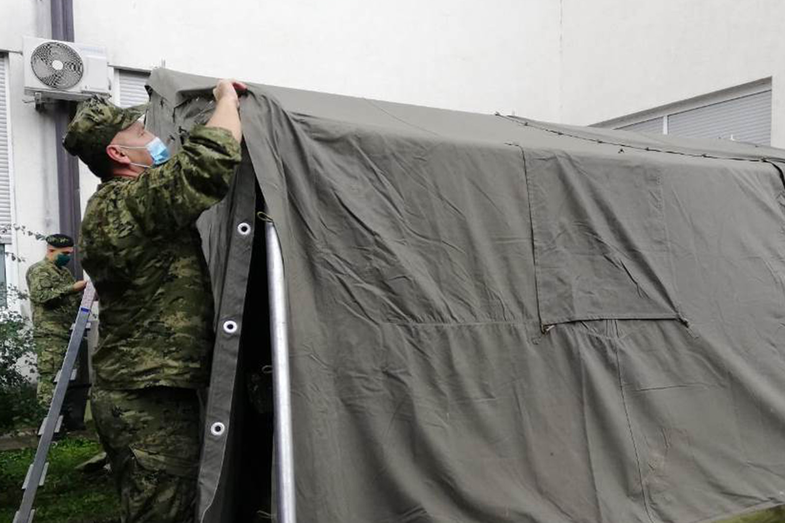 Hrvatska vojska u Zagrebu postavila dodatne šatore
