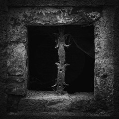 Mystery window - Photo of Limogne-en-Quercy