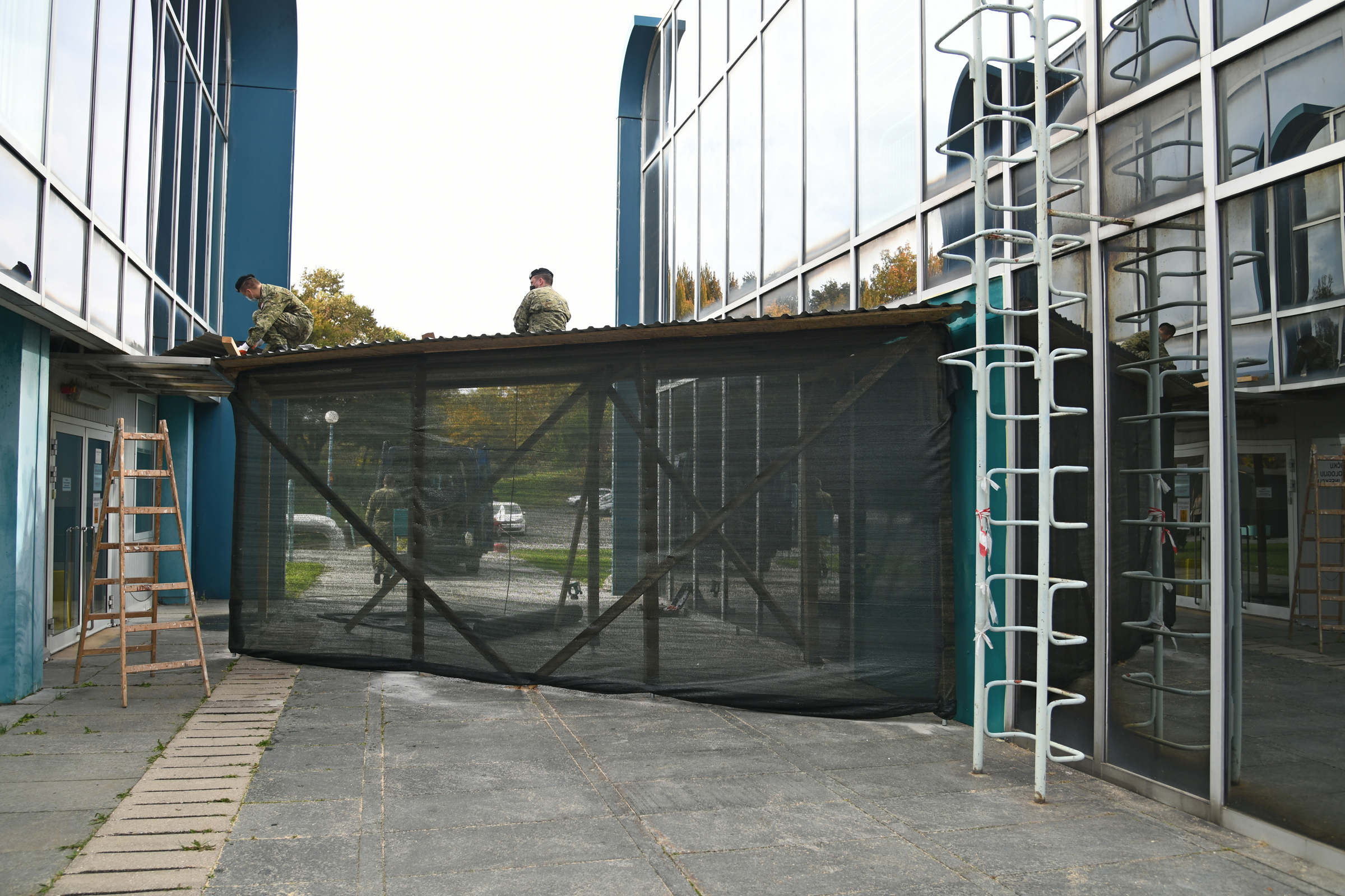 Hrvatska vojska sagradila natkriveni prolaz između objekata u KB Dubrava