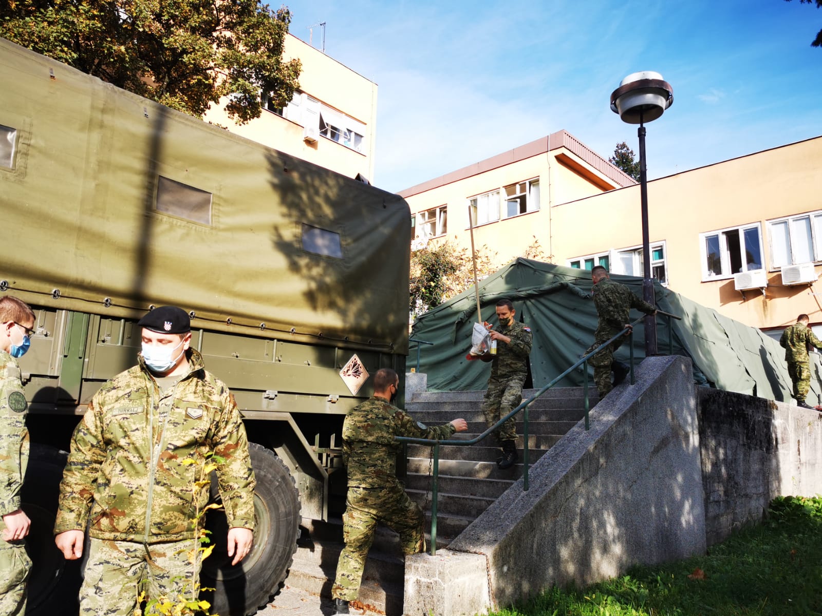Hrvatska vojska pružila dodatnu potporu Klinici za infektivne bolesti | Foto: Hrvatska vojska / ZzP