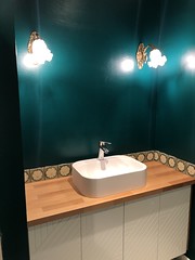 Bathroom tiles - Photo of Feuilla