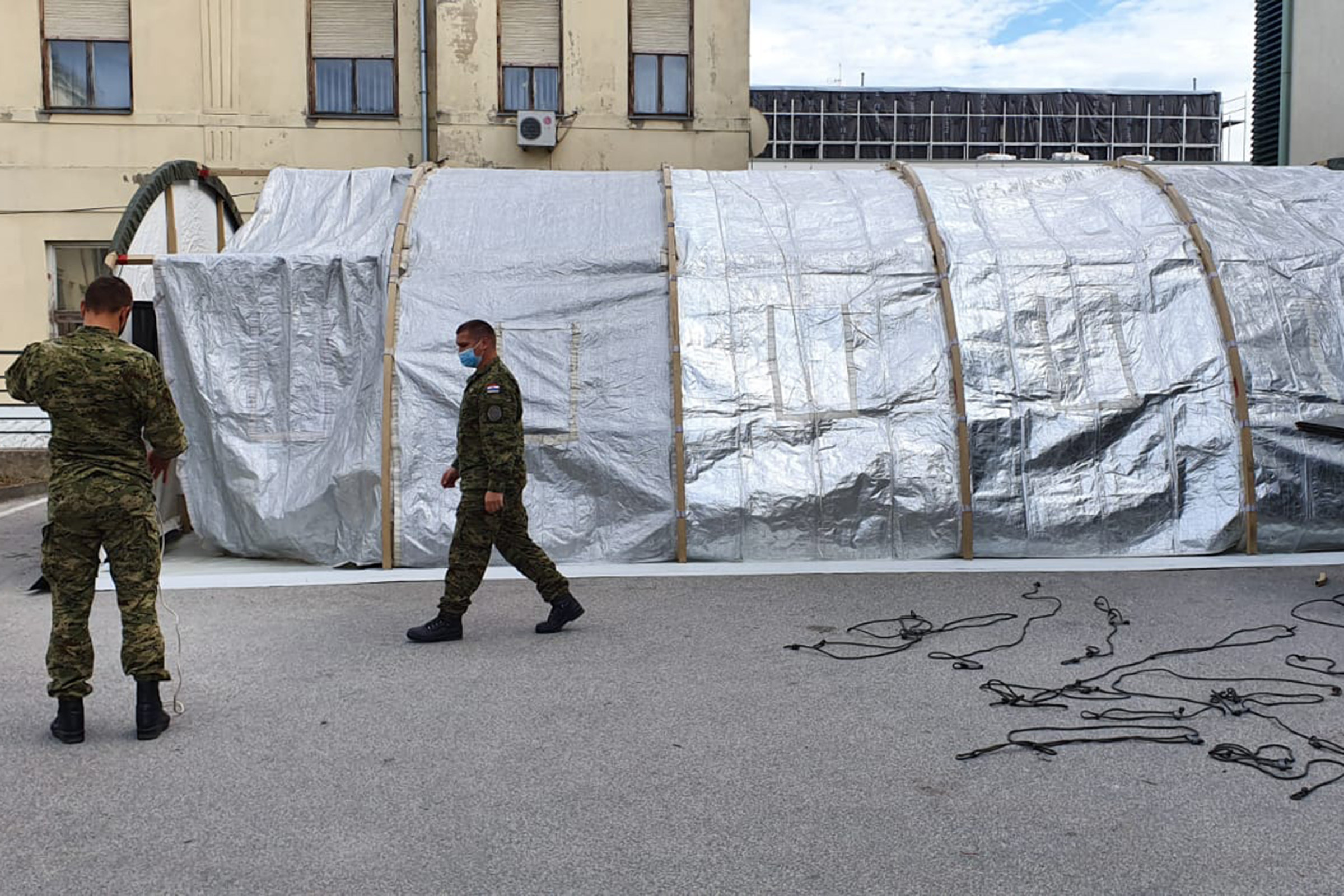 Hrvatska vojska postavlja šetor u Sisku