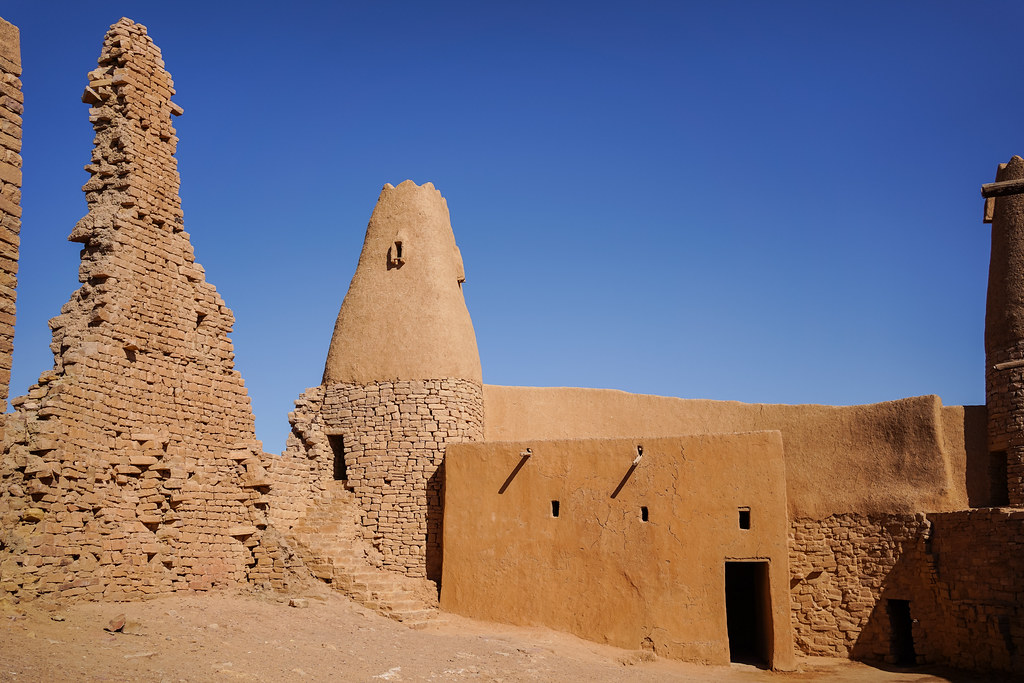 Tours du Qasr Marid et vestiges de sa forteresse, à Dumat Al-Jandal