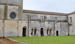 Abbaye de Sablonceaux, Saintonge